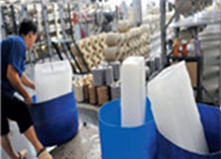 黄浦车间解暑新招,大冰块降温效果如何?